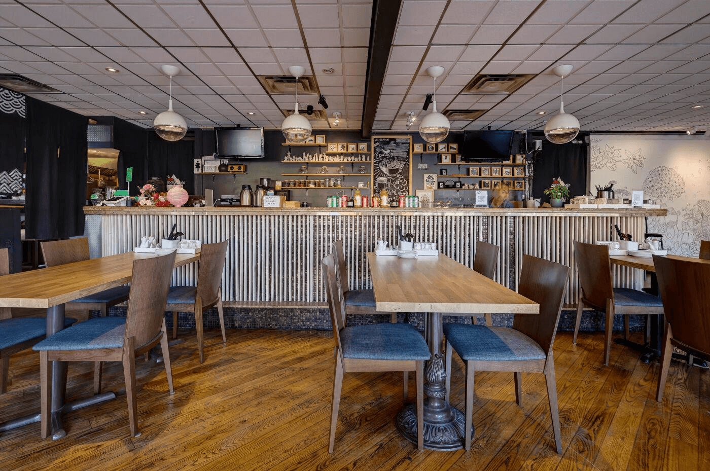 Yum & Shine restaurant interior